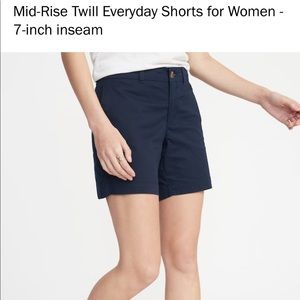 Mid-rise Twill every day shorts for women